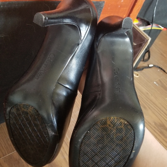Calvin Klein black leather pumps - Picture 4 of 6